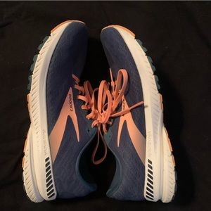 Brooks Ravenna 11s, Women’s Size 9, Dark Blue and light Orange